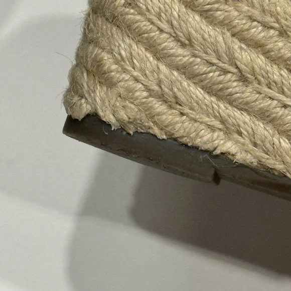 Vionic Women's Black Espadrille wedge Sandals like new - Picture 8 of 9